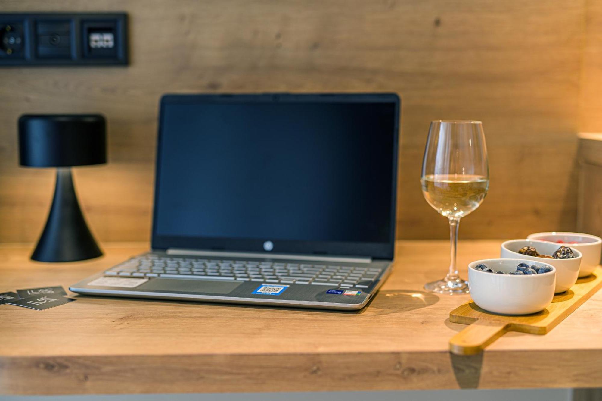 Luaz Suites Volos Ngoại thất bức ảnh